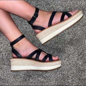 Brand new lucky brand platform sandals